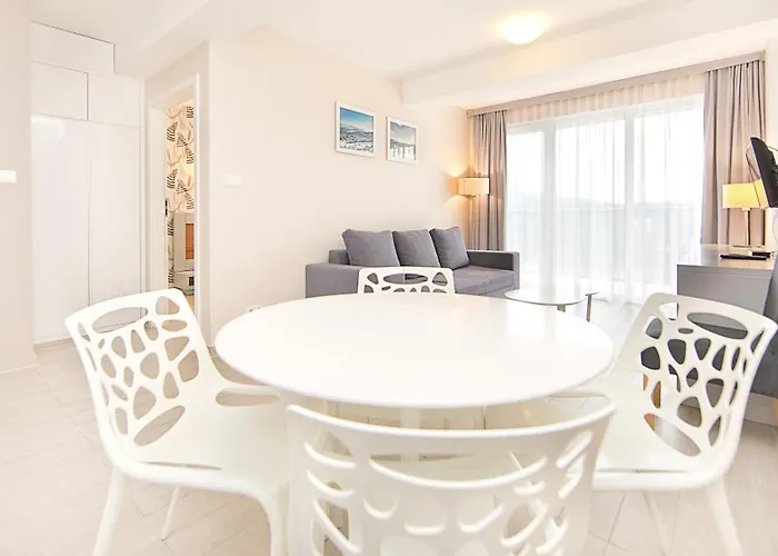 Stubai - Czarna Gora By Sun & Snow Z Nielimitowanym Basenem Lägenhet