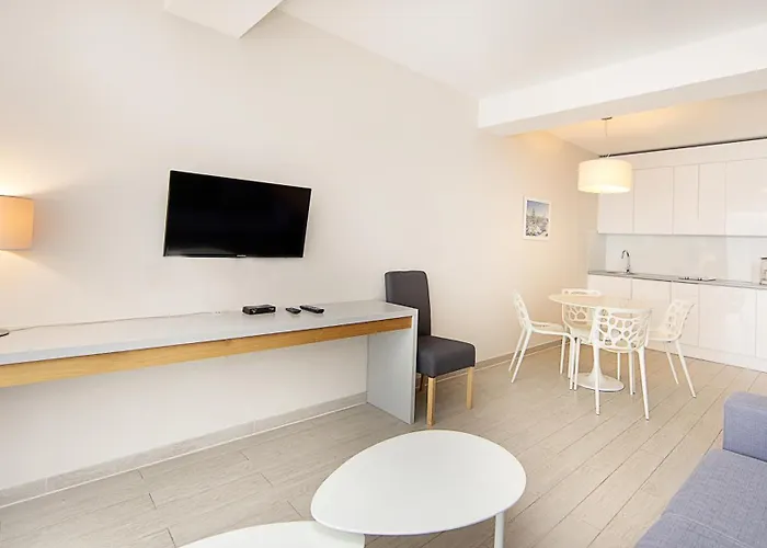 Stubai - Czarna Gora By Sun & Snow Z Nielimitowanym Basenem Lägenhet *